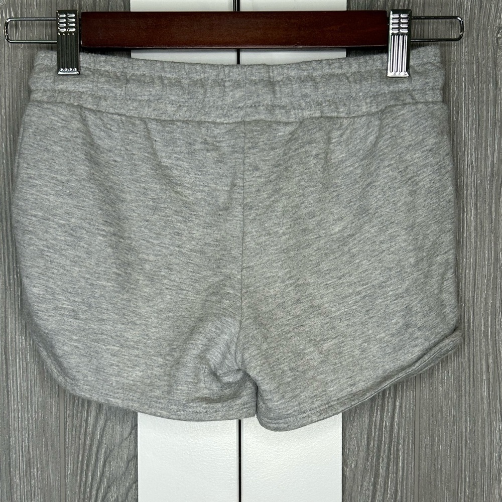 D16.12 Cat & Jack Girls grey shorts, Sz 8 - Picture 2 of 3